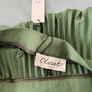 CLOSET LONDON KHAKI GREEN  PLEATED SKIRT